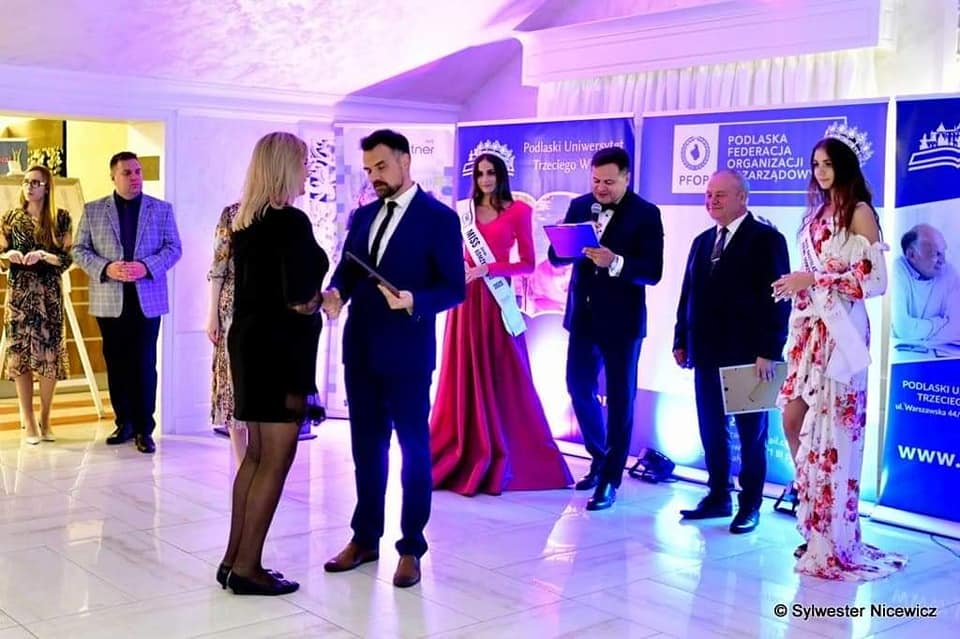 Integracyjna Gala Kół Gospodyń  Wiejskich.Wyróżnienie za dotychczasową działalność (6).jpg